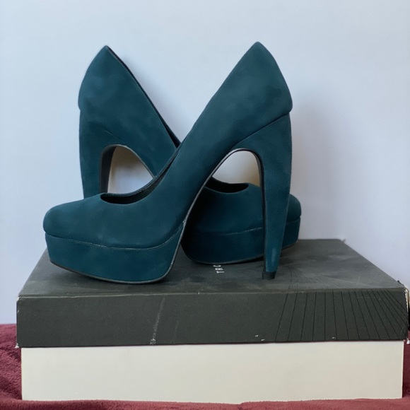 Trouvé Suede Sapphire Pumps 8.5 - Picture 3 of 13